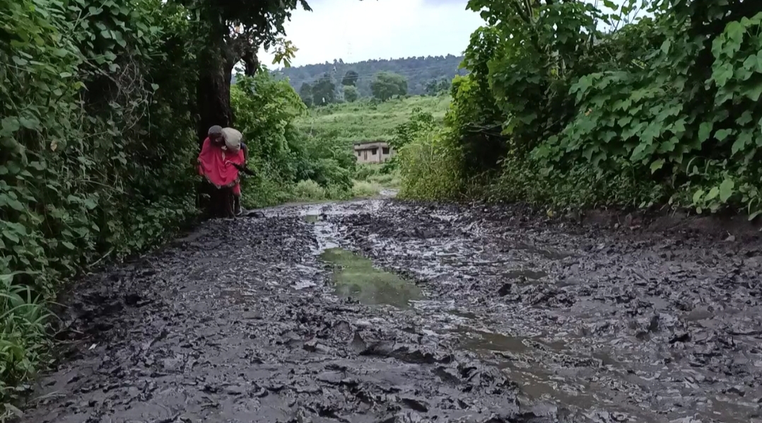 No arrangement of road in Aggasi Tola village