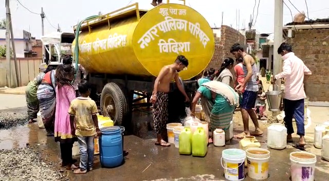 Heavy water crisis in MP