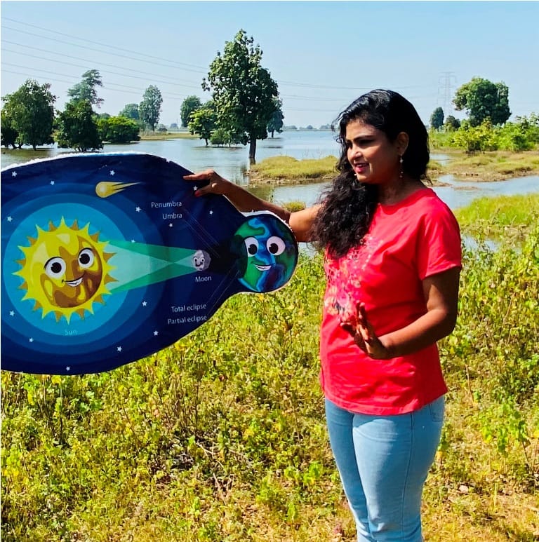 partial solar eclipse Solar Eclipse 25 october 2022 . Astronomical science broadcaster Sarika Gharu . Solar Eclipse scientific side . Partial solar eclipse 2022 .