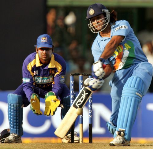 Top 6: When finisher MS Dhoni ran riots over the oppositions