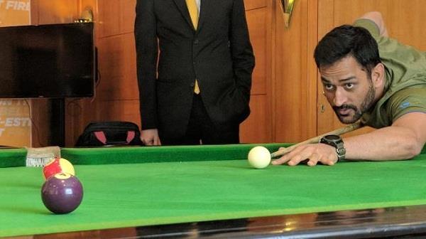 MS Dhoni spotted enjoying billiards