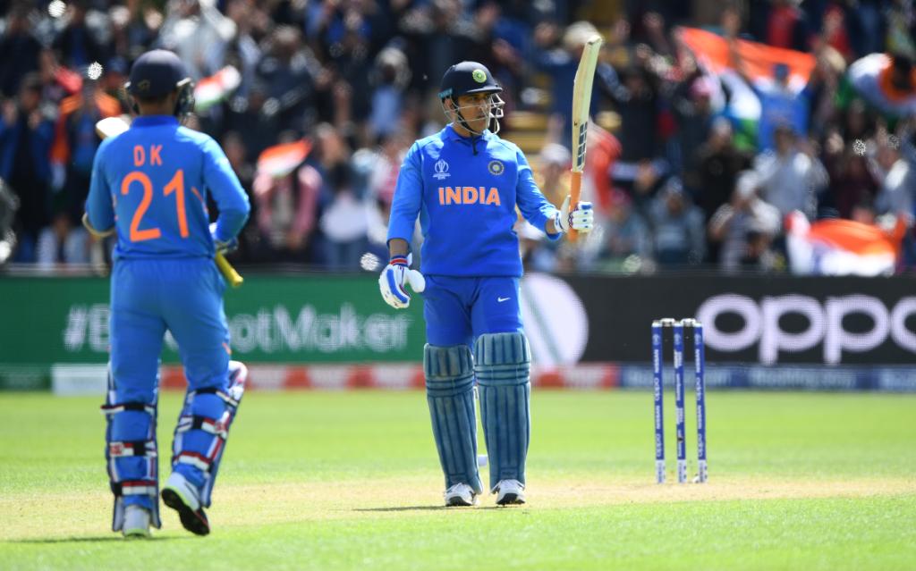 Mohammad Bashir,  M S Dhoni , Chacha Chicago, 2011 World Cup