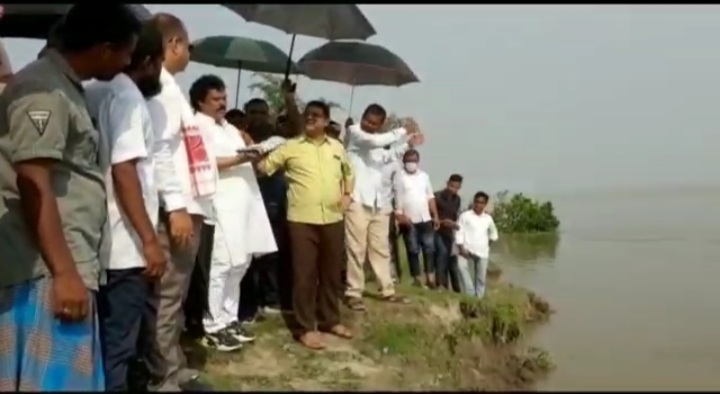 Congress delegates visit flood affected area at Nalbari