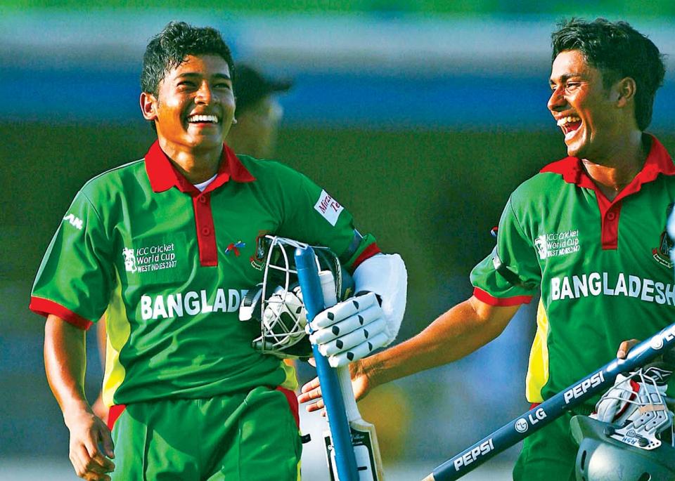 Mushfiqur Rahim and Mohammad Ashraful after beating India by 5 wickets.