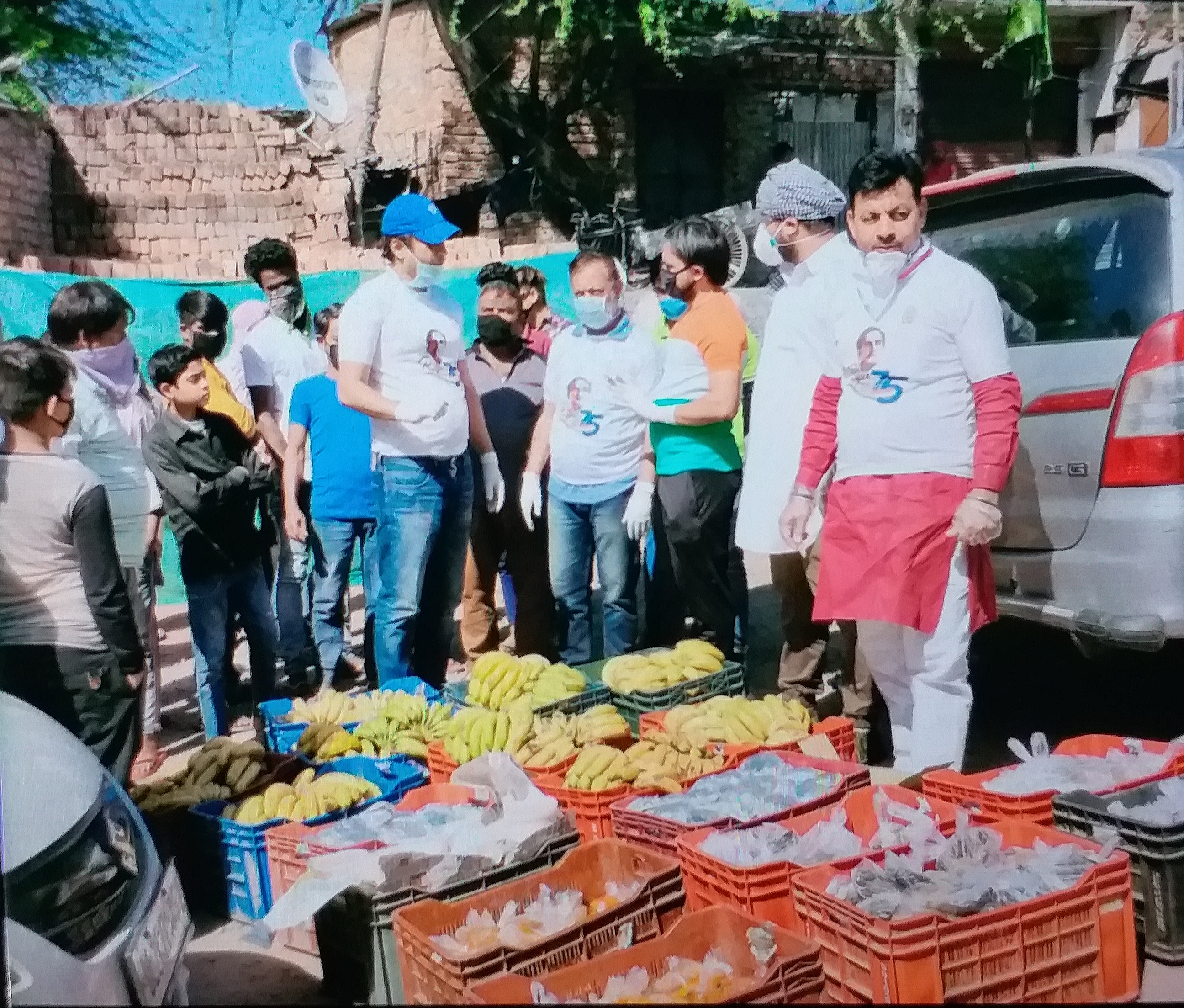 youth congress helps stranded people in various states amid corona havoc