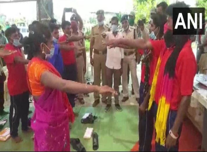 18 naxalites surrender in dantewada district