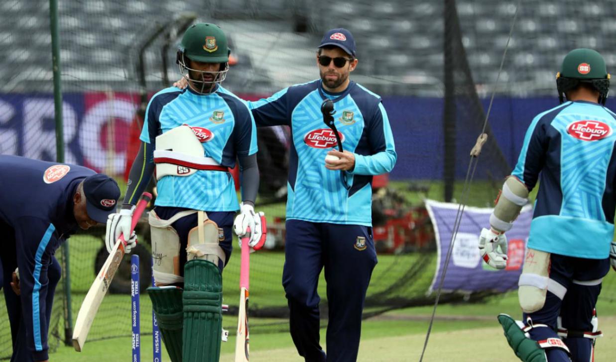 Neil McKenzie with Tamim Iqbal.