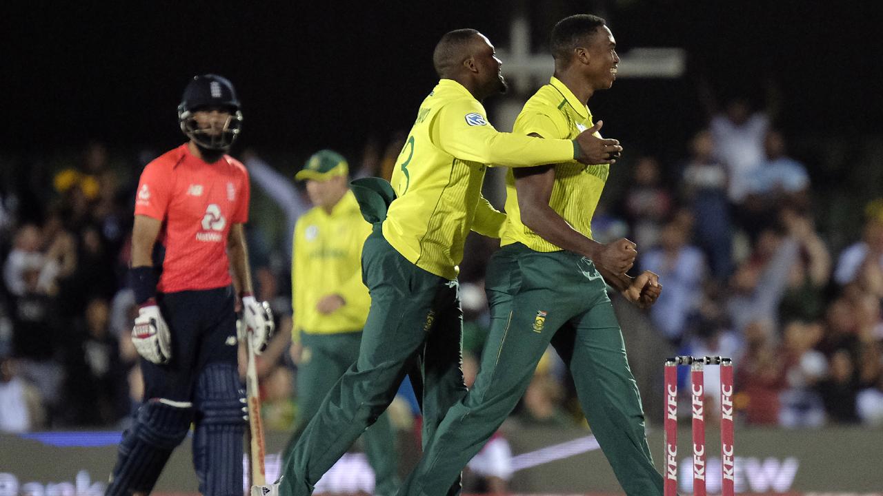 Ngidi guides Proteas