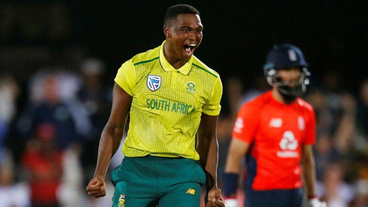 Ngidi guides Proteas