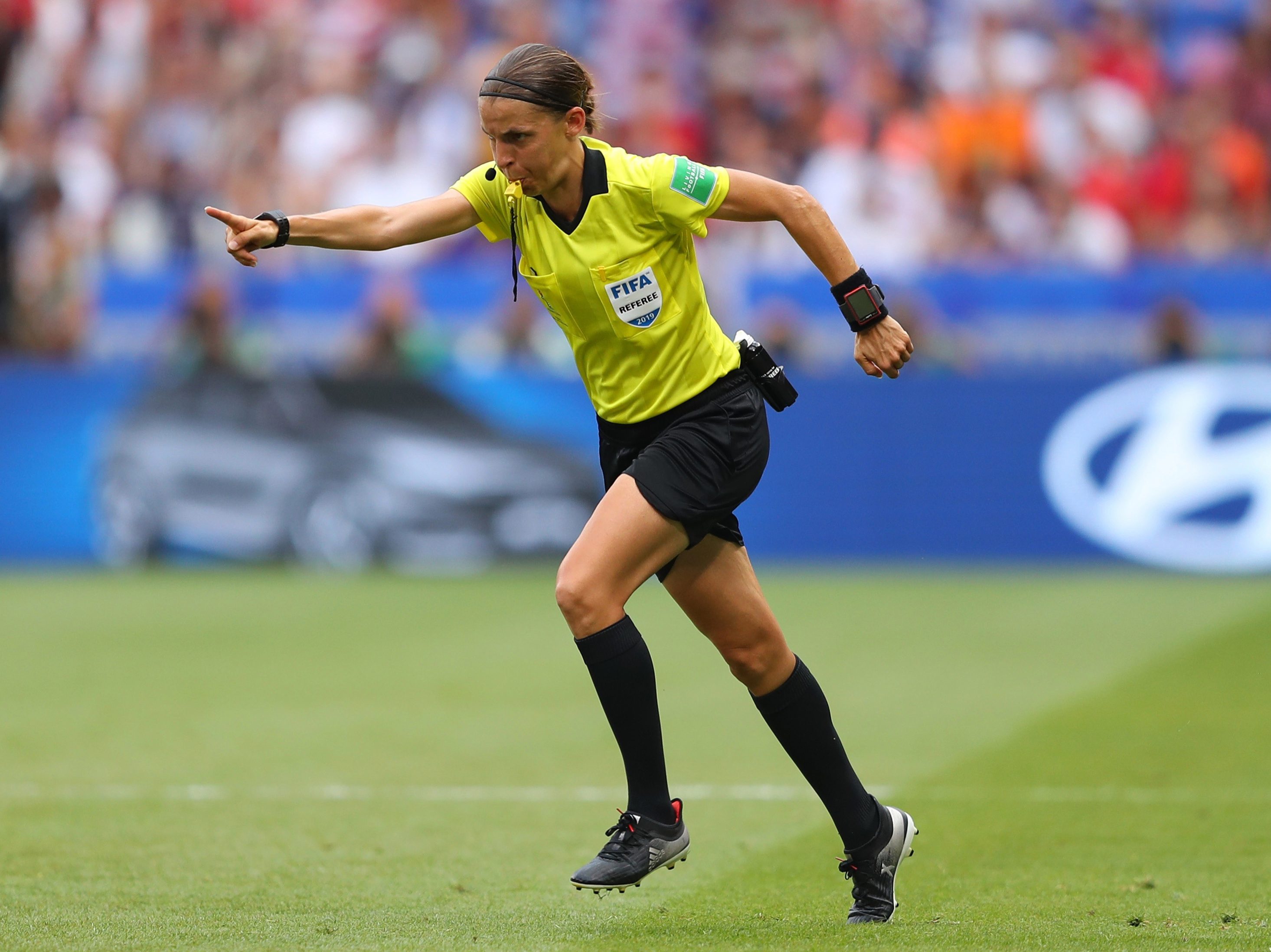 Stephanie Frappart, female, referee, officiate, UEFA, Super Cup, final