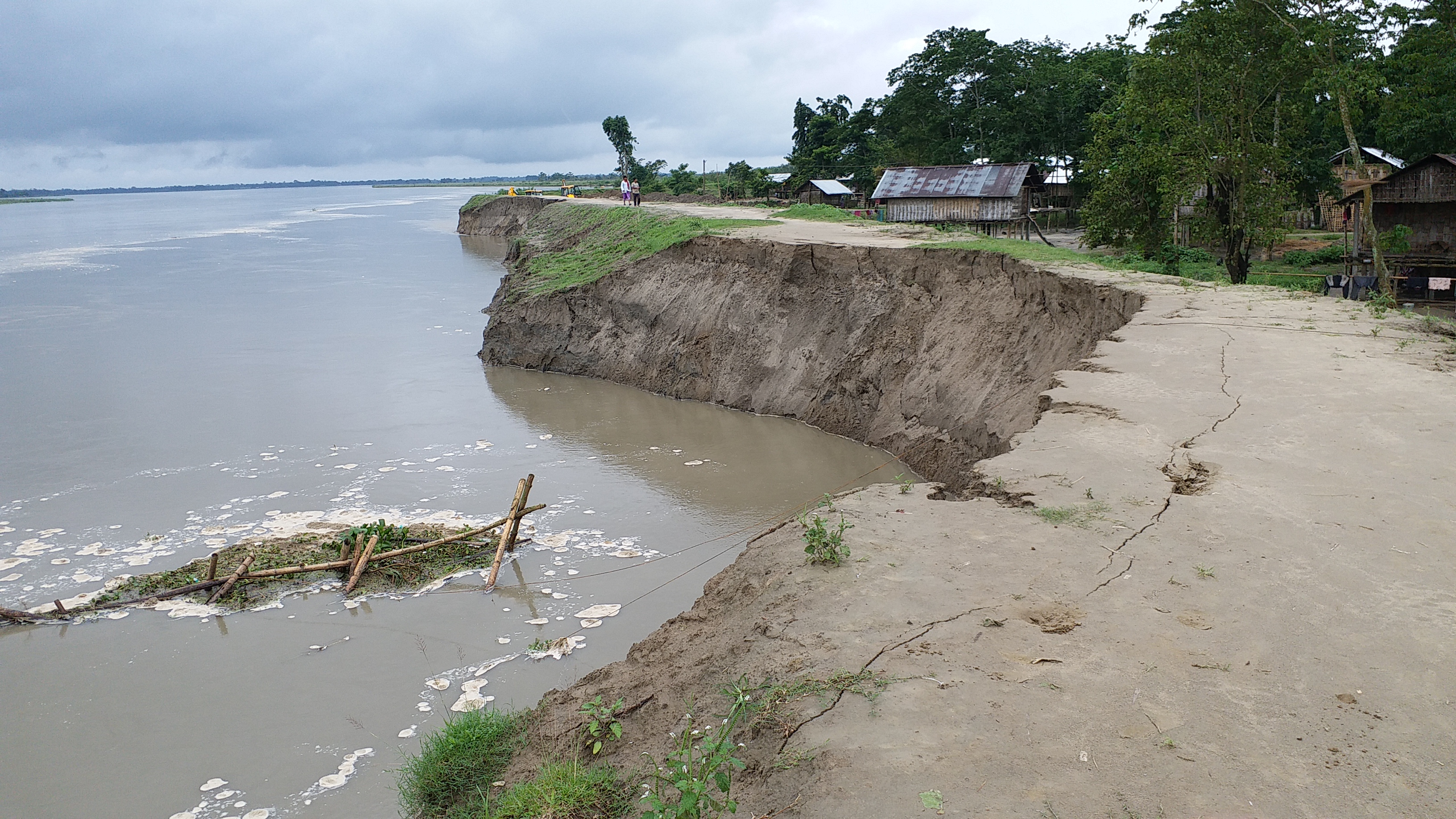 bihpuriya lakhimpur dam destroy landside