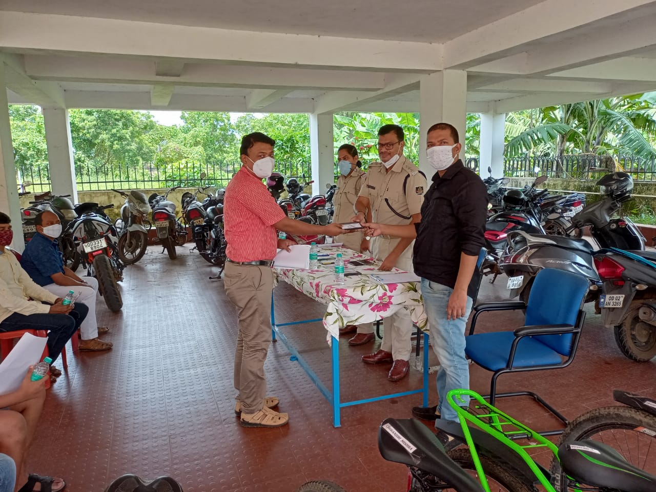 Bicycle mobile laptops police return to complainant in bbsr