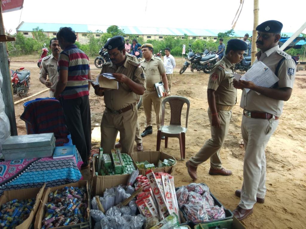 Fire crackers seized in bhubaneswar