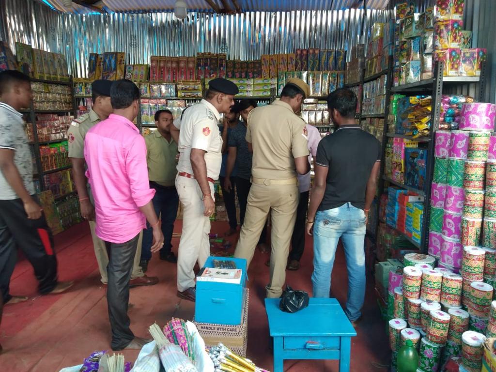 Fire crackers seized in bhubaneswar