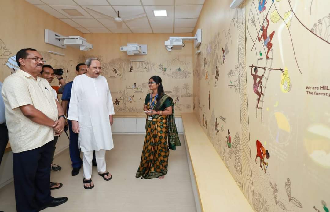 CM Patnaik visits State Tribal Museum : ଜନଜାତି ଏନସାଇକ୍ଲୋପିଡିଆ ଉନ୍ମୋଚନ କଲେ ମୁଖ୍ୟମନ୍ତ୍ରୀ