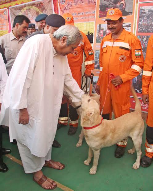 odisha cm with dog
