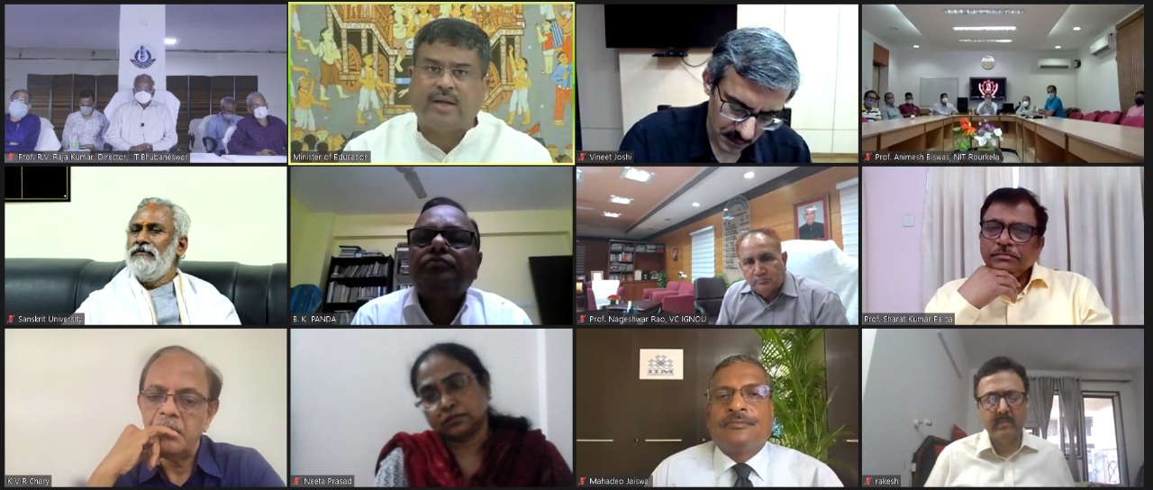 union education minister Dharmendra pradhan virtually meeting on different universitys vcs