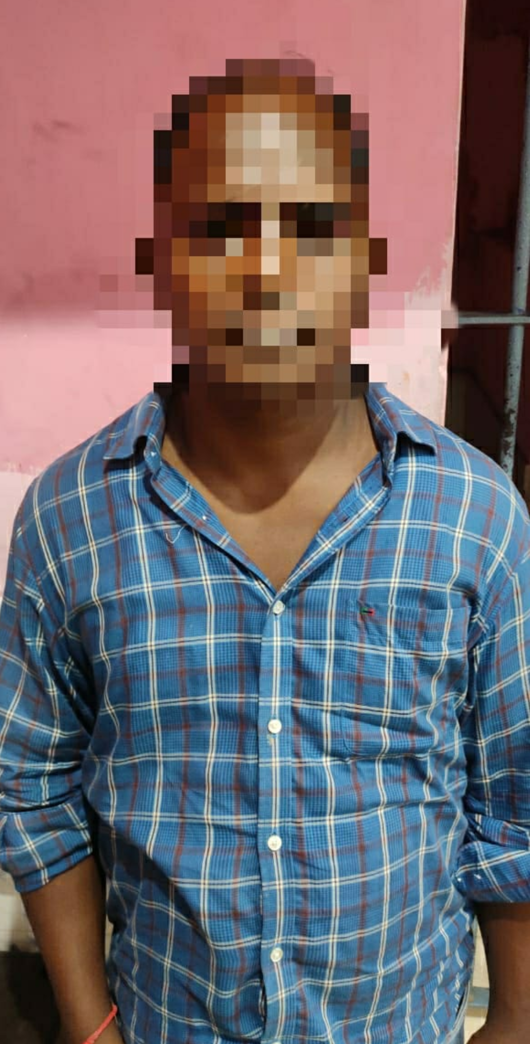 Cuttack Chauliaganj police arrested fake journalist, man who were blackmailing people, demanding money, ସାମ୍ବାଦିକ ସାଜି ମାଗୁଥିଲେ ଚାନ୍ଦା, ଗିରଫ କଲା ପୋଲିସ, ଚାଉଳିଆଗଞ୍ଜ ଥାନା ପୋଲିସ