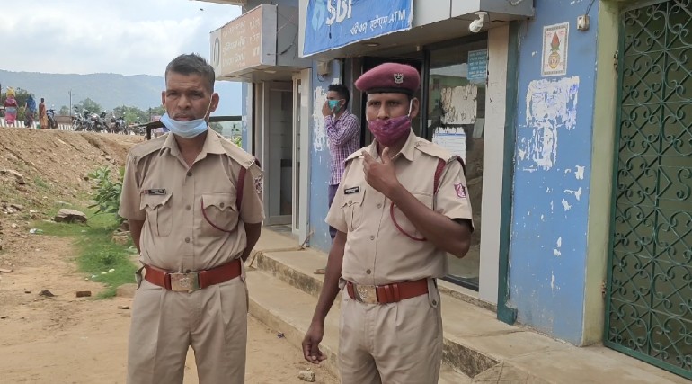 ଗୃହରକ୍ଷୀଙ୍କ ତତ୍ପରତା ଯୋଗୁଁ ପଣ୍ଡ ହେଲା ATM ଲୁଟ୍