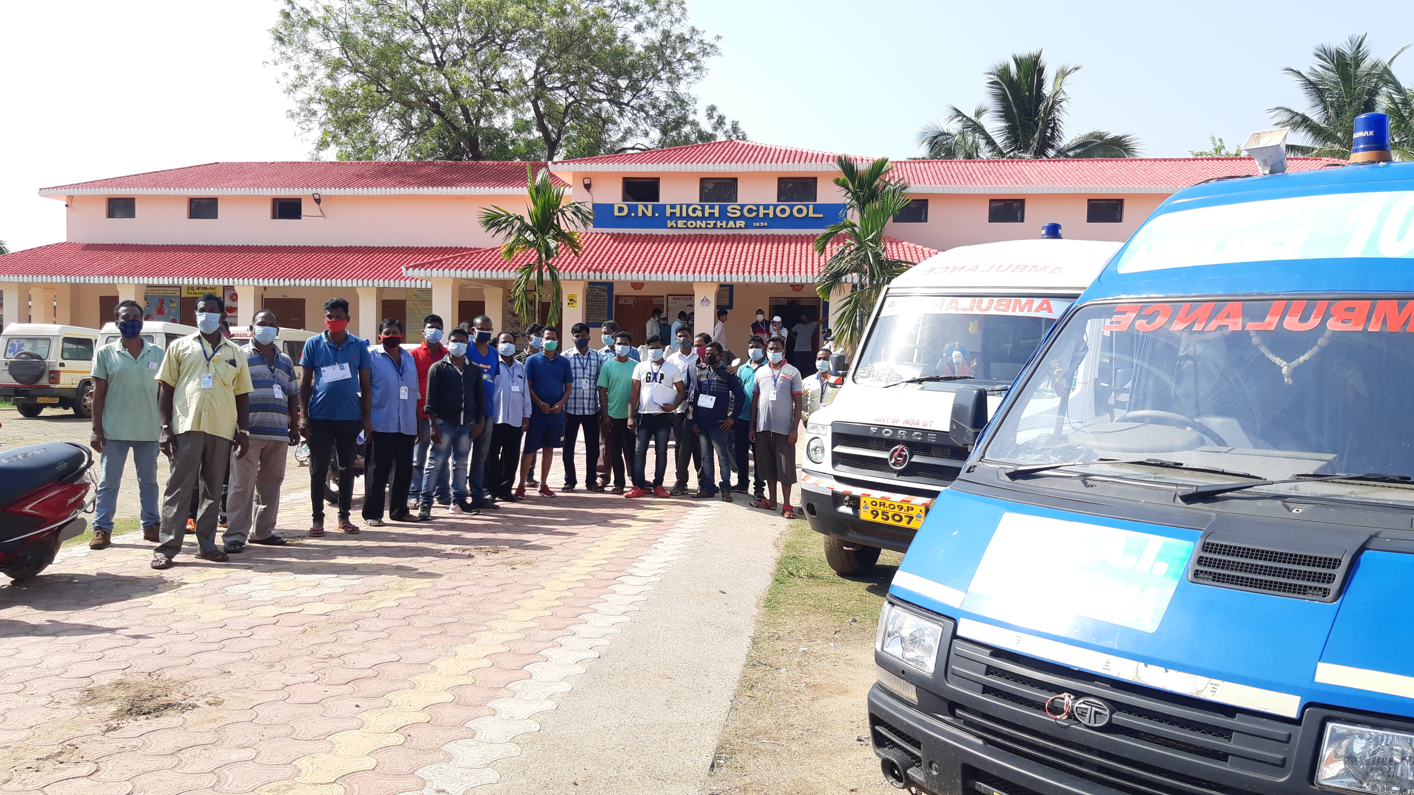 Ambulance drivers of kendujhar on strike, demanding ppe in workplace