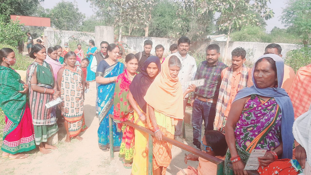 Panchayat Polls: ଭୋଟ ଦେଲେ ନବରଙ୍ଗପୁର ବିଧାୟକ ସଦାଶିବ ପ୍ରଧାନ