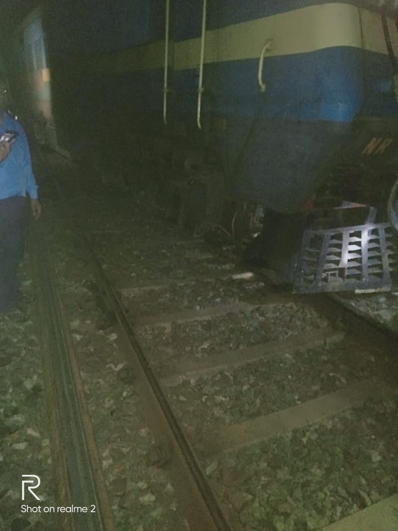 Odisha: Two engines of train derail in Puri