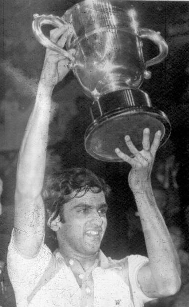 Prakash Padukone with the trophy.