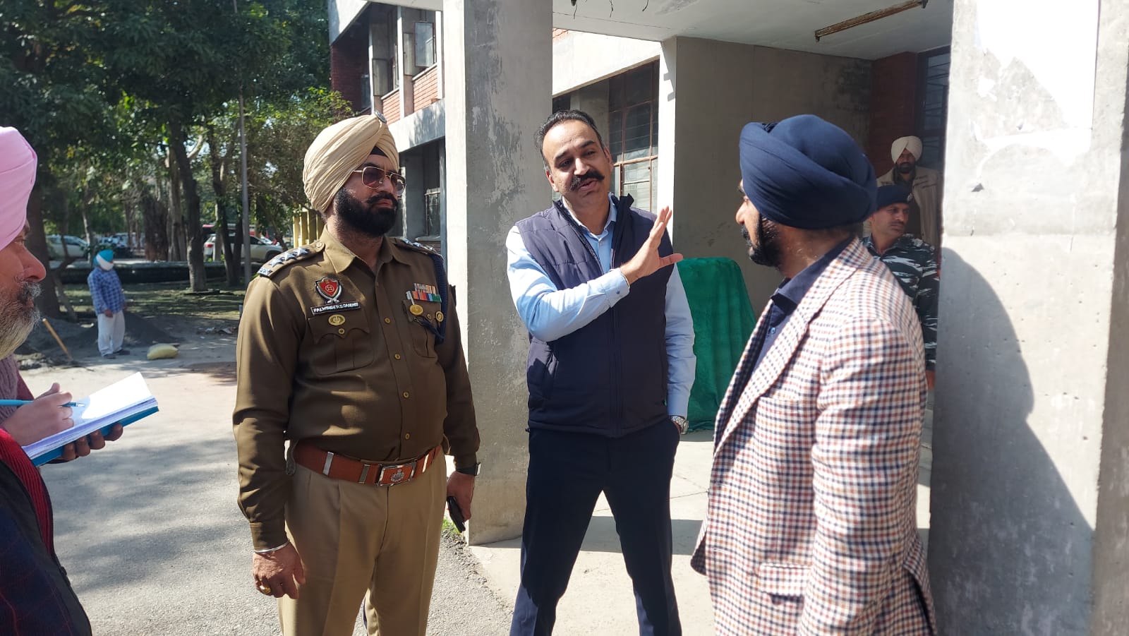 ਚੋਣ ਅਫਸਰ ਪੰਜਾਬ ਨੇ EVM ਸਟਰਾਂਗ ਰੂਮਾਂ ਦੀ ਸੁਰੱਖਿਆ ਦਾ ਲਿਆ ਜਾਇਜ਼ਾ