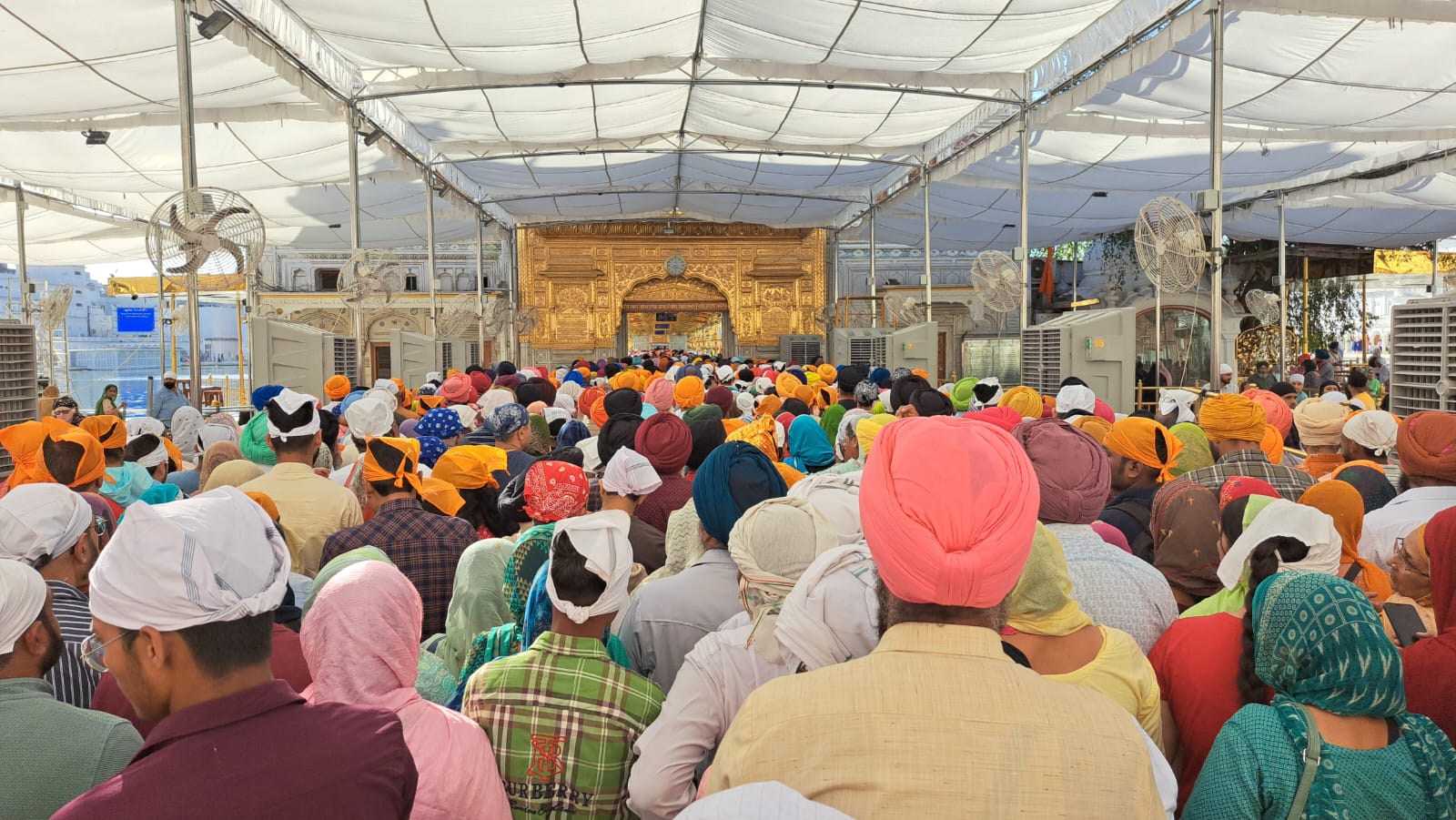 On the birth anniversary of Sri Guru Angad Dev Ji, the devotees bow down at Sachkhand Sri Harmandir Sahib