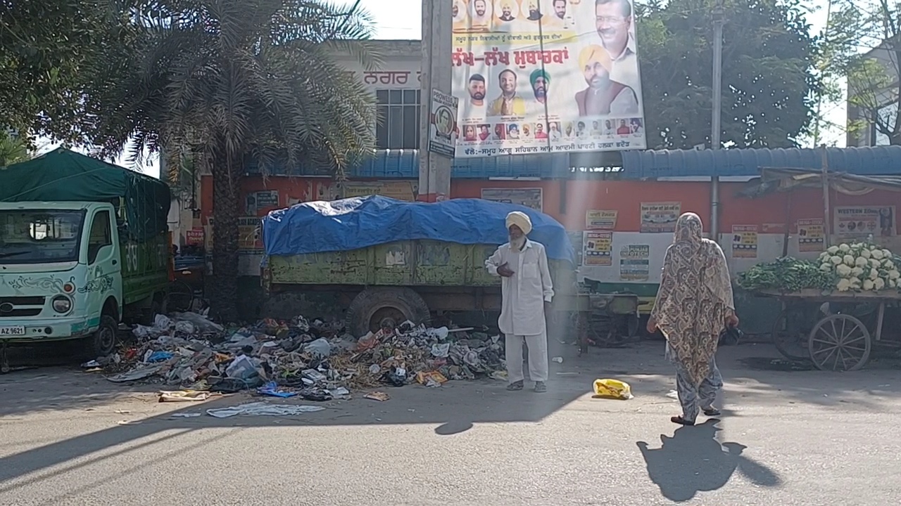 sanitation workers on strike