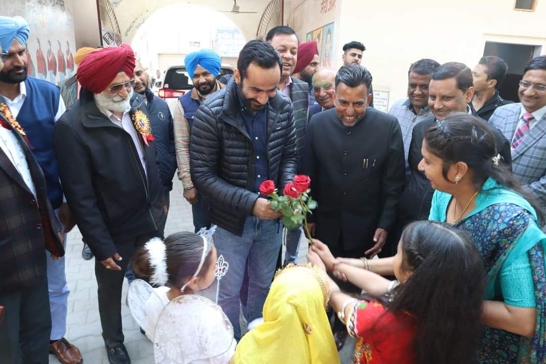 Minister Meet Hare arrived at the annual function of Aided School in Barnala