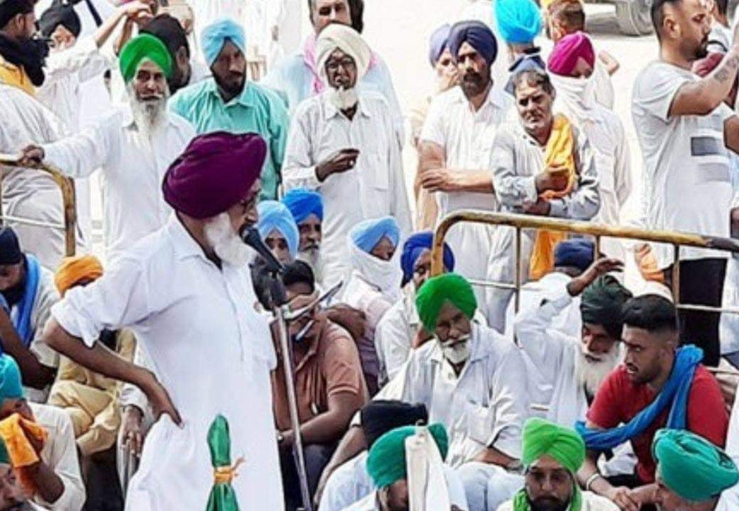 Farmers bid farewell to departed comrade Yashpal amid revolutionary slogans