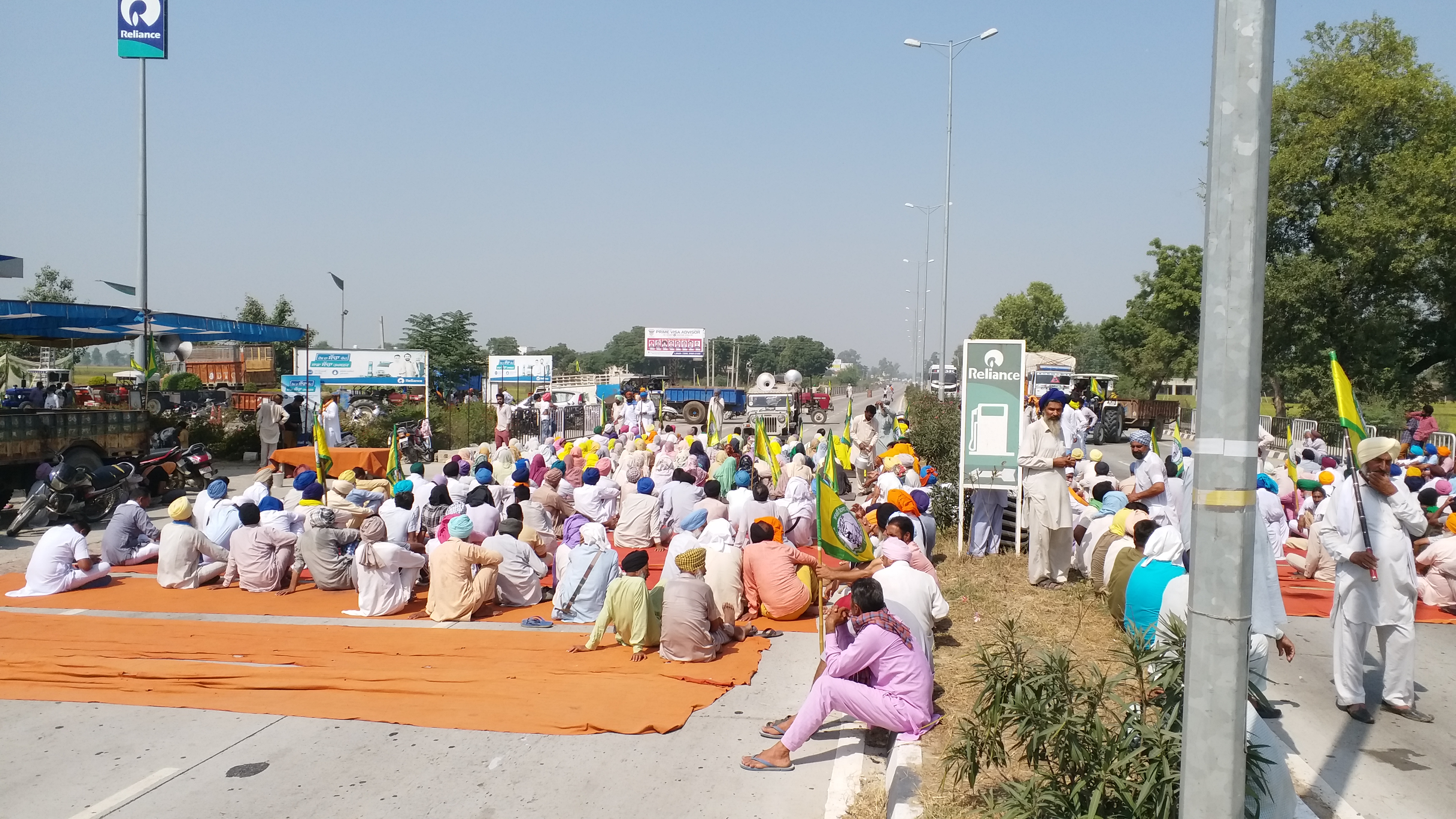 Chakka jam by Punjab farmers in support of Haryana farmers