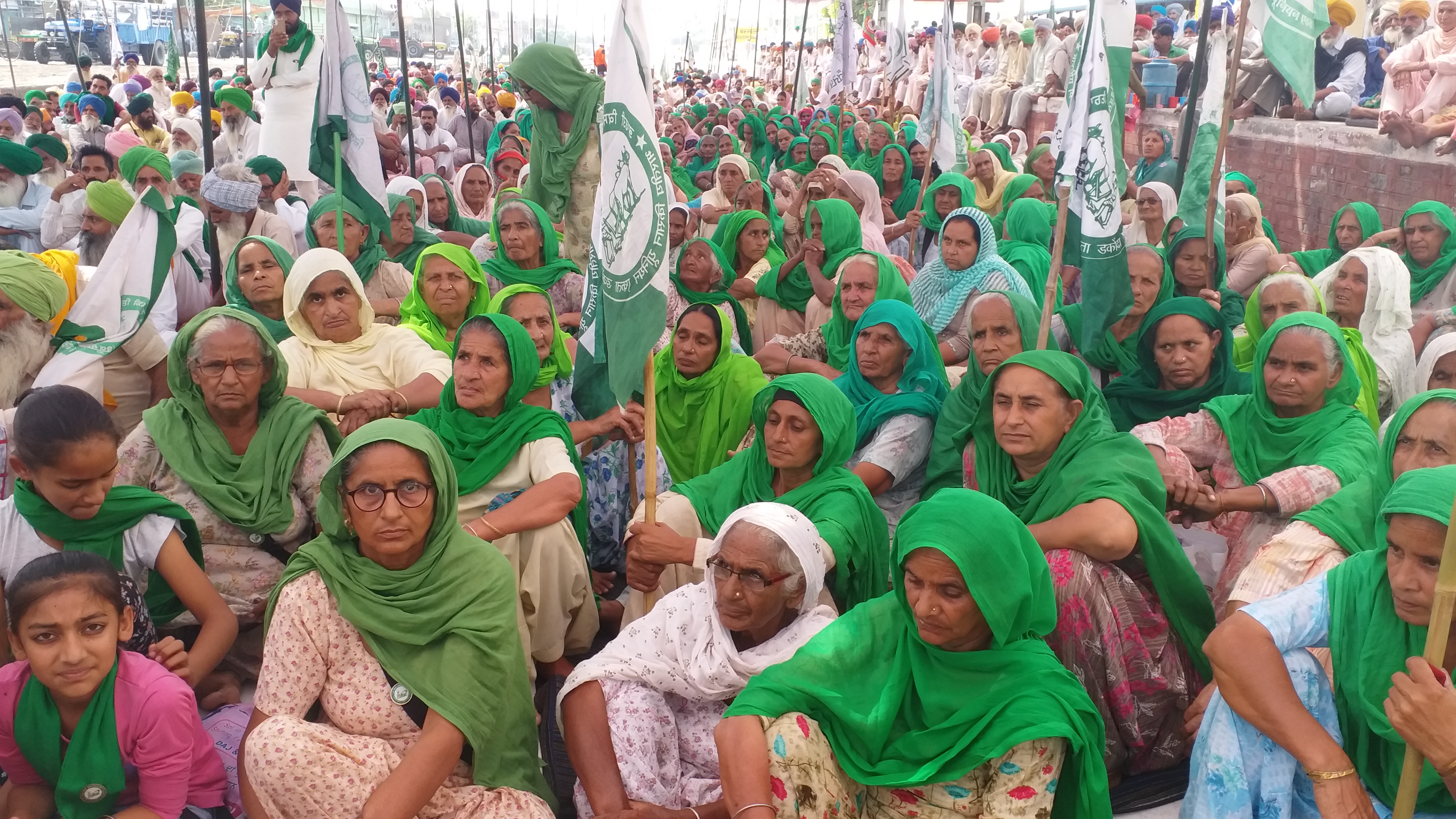 farmers continued their dharna on the railway tracks in Barnala On the 16th day