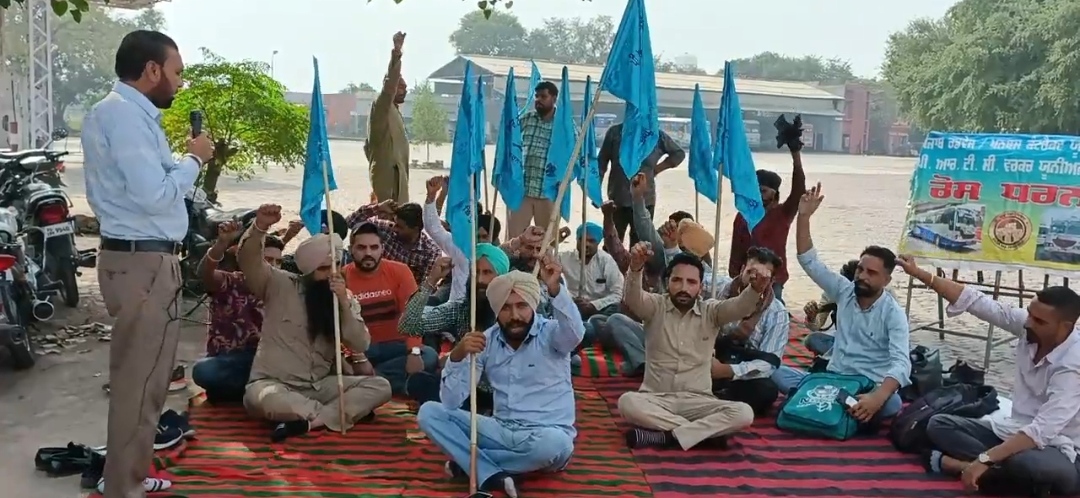 Protest by PRTC employees in Barnala over demands