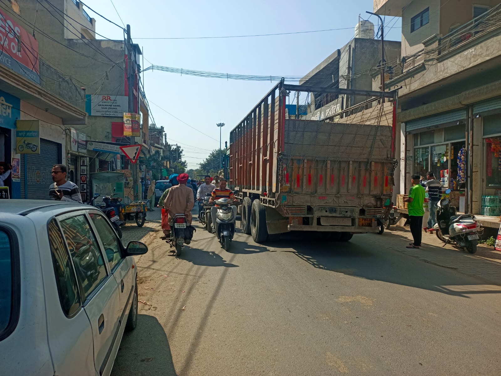 Demonstration continues for the arrest of the accused in the suicide case in Barnala