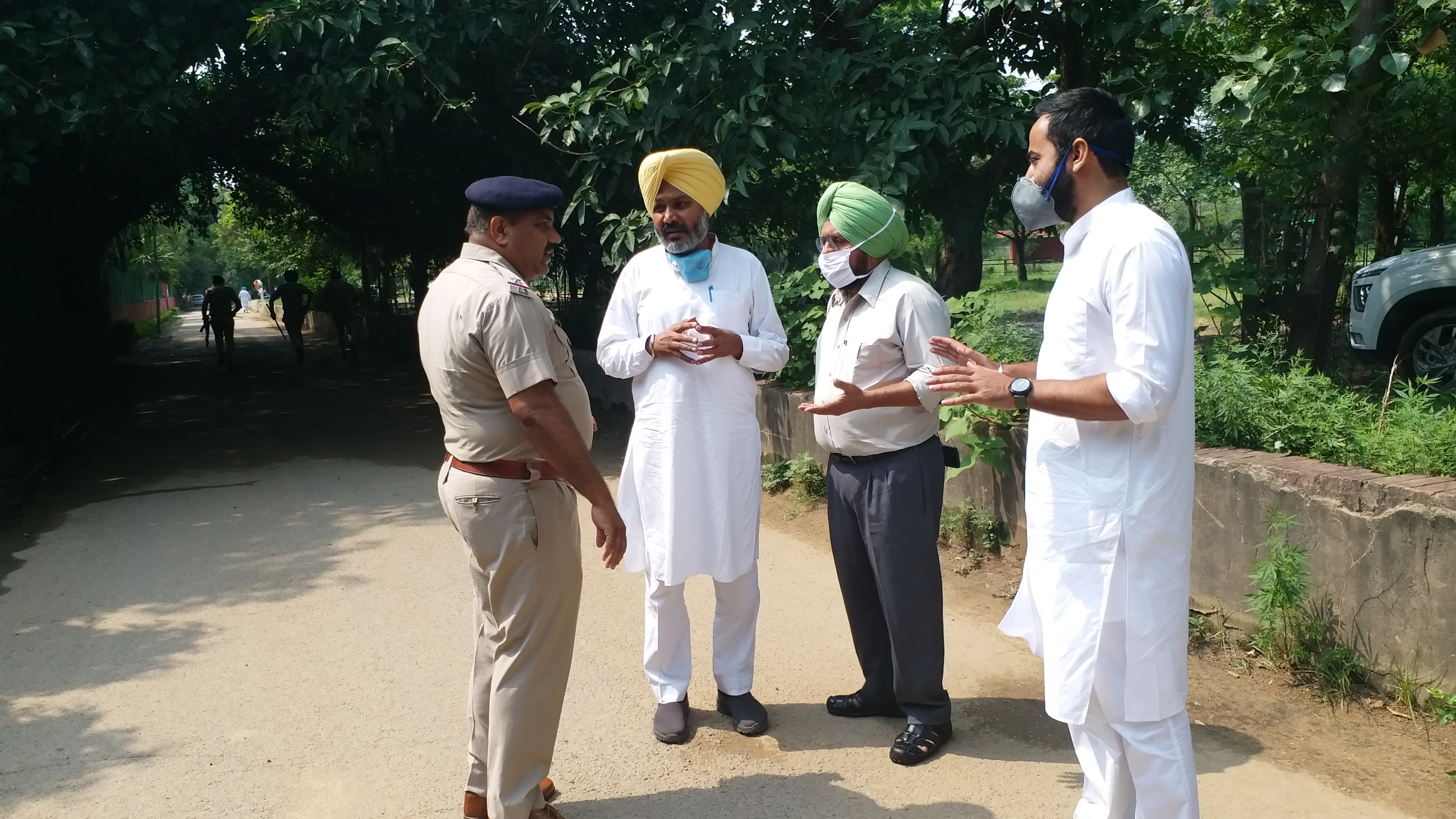 aap protest outside finance minister manpreet badal's residence against the sale of bathinda thermal land, four MLAs, including Cheema, arrested