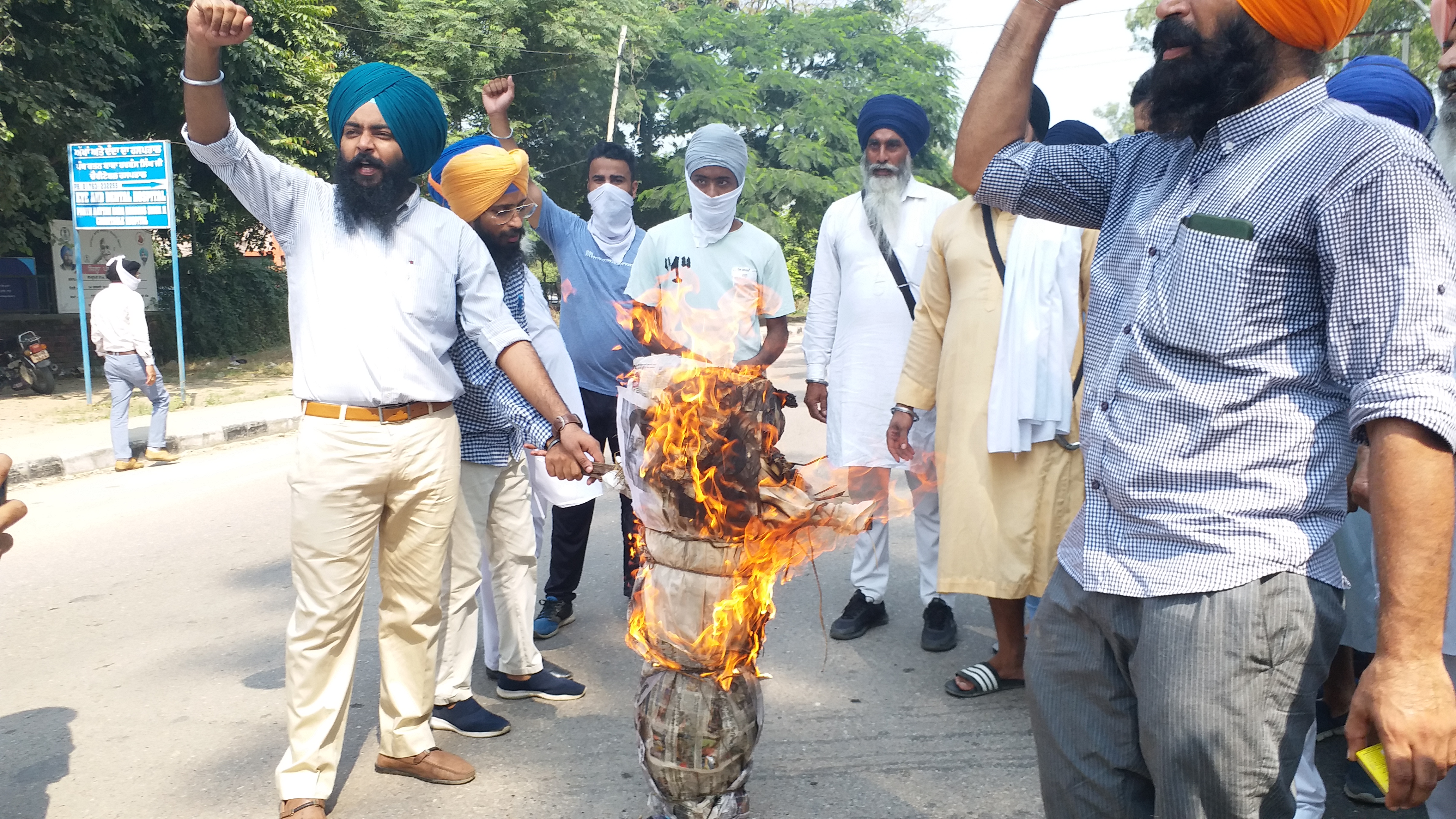 Protest by Panthik Akali Lehar in Fatehgarh Sahib