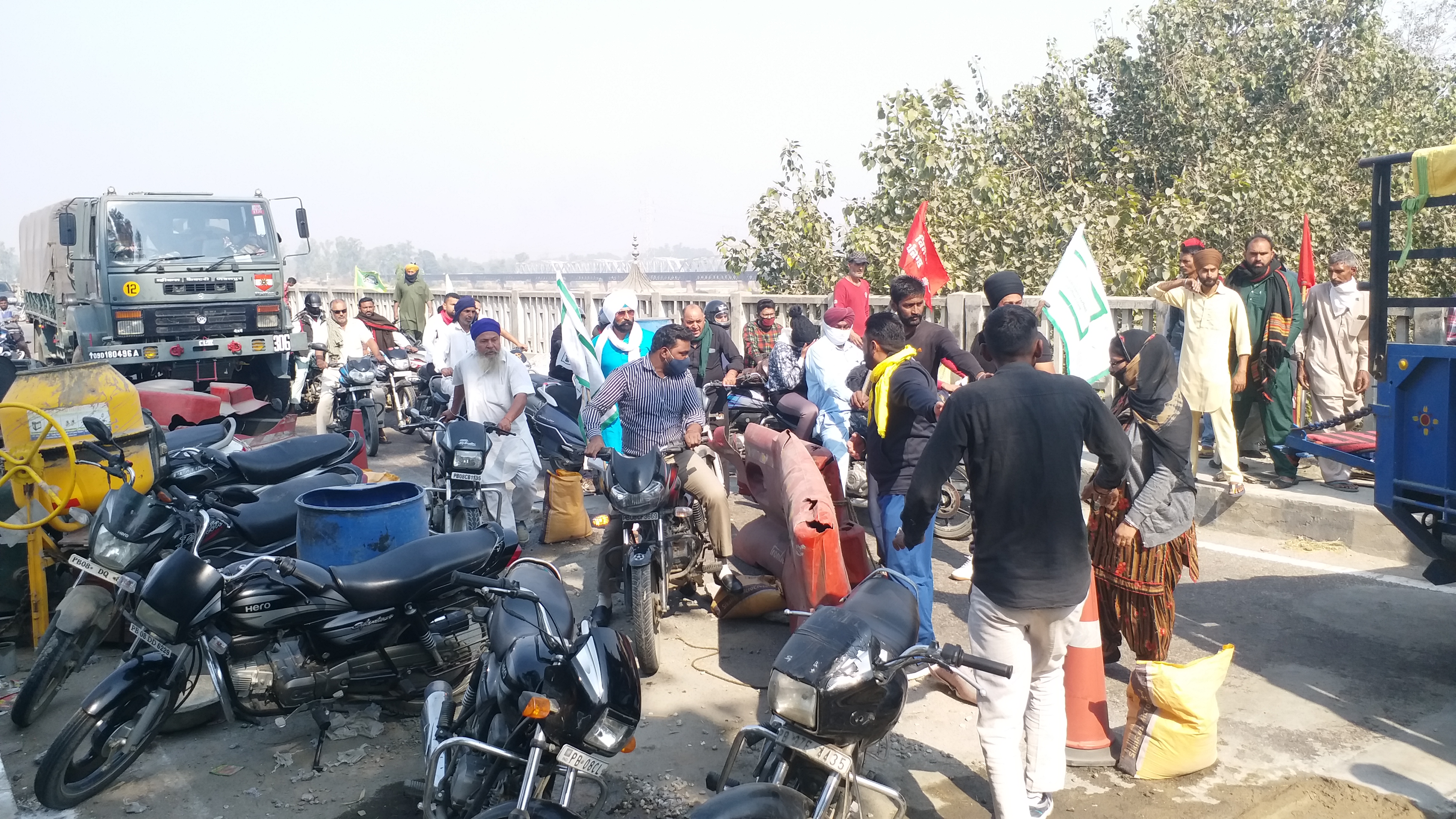 Farmers chakka jam at Ladowal toll plaza against agriculture laws