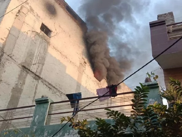 Massive fire breaks out at yarn factory