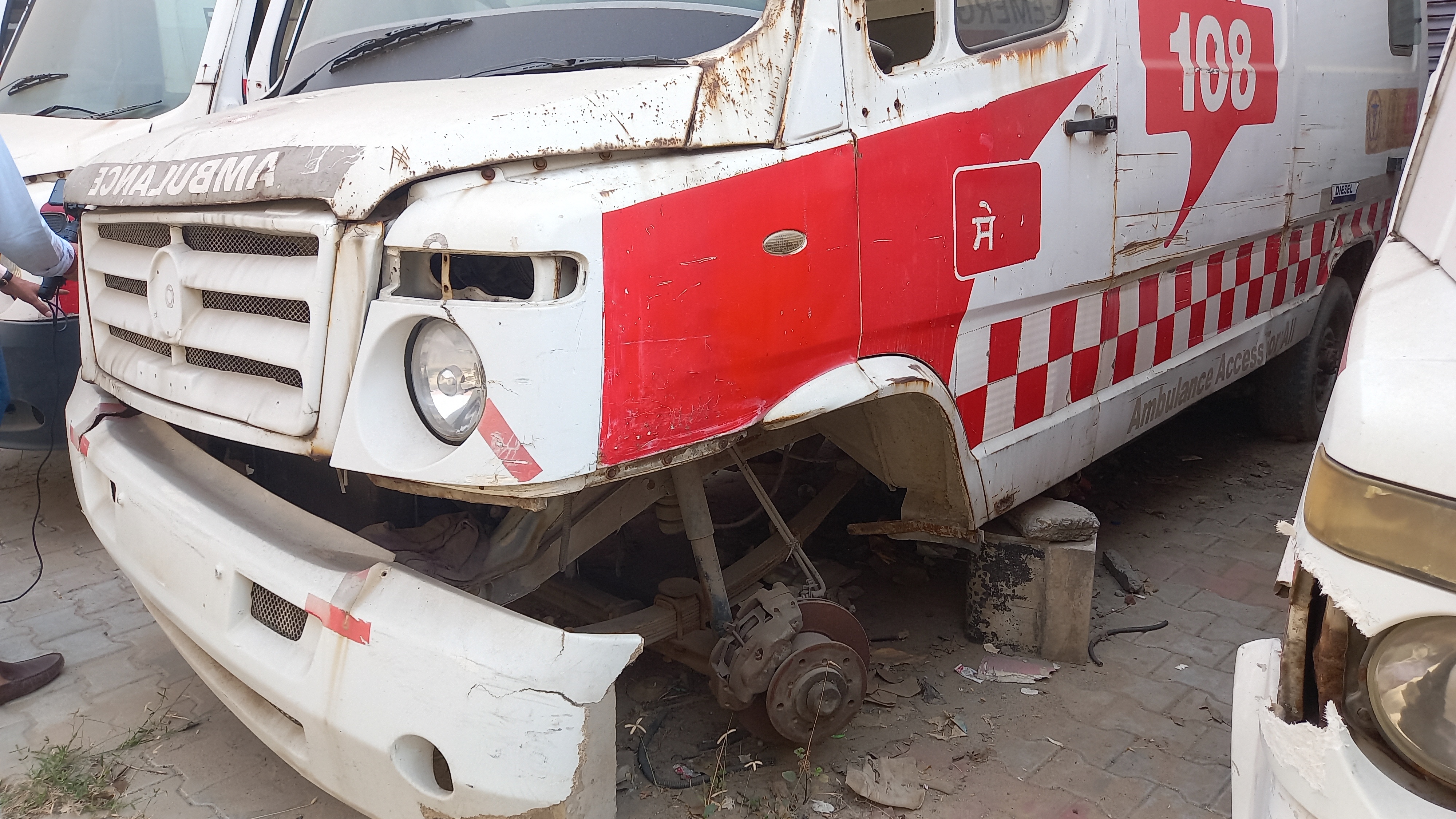 In Ludhiana, peoples tax was wasted, ambulances worth crores became junk