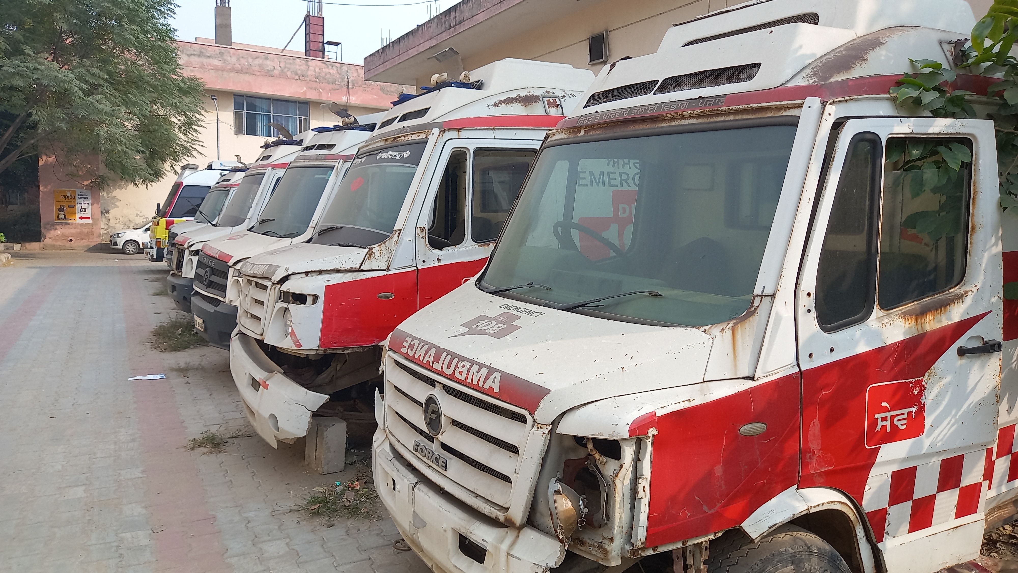 In Ludhiana, peoples tax was wasted, ambulances worth crores became junk