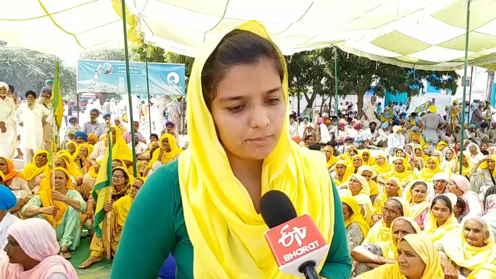 Girls are also taking part in the ongoing peasant struggle against agricultural laws on a large scale