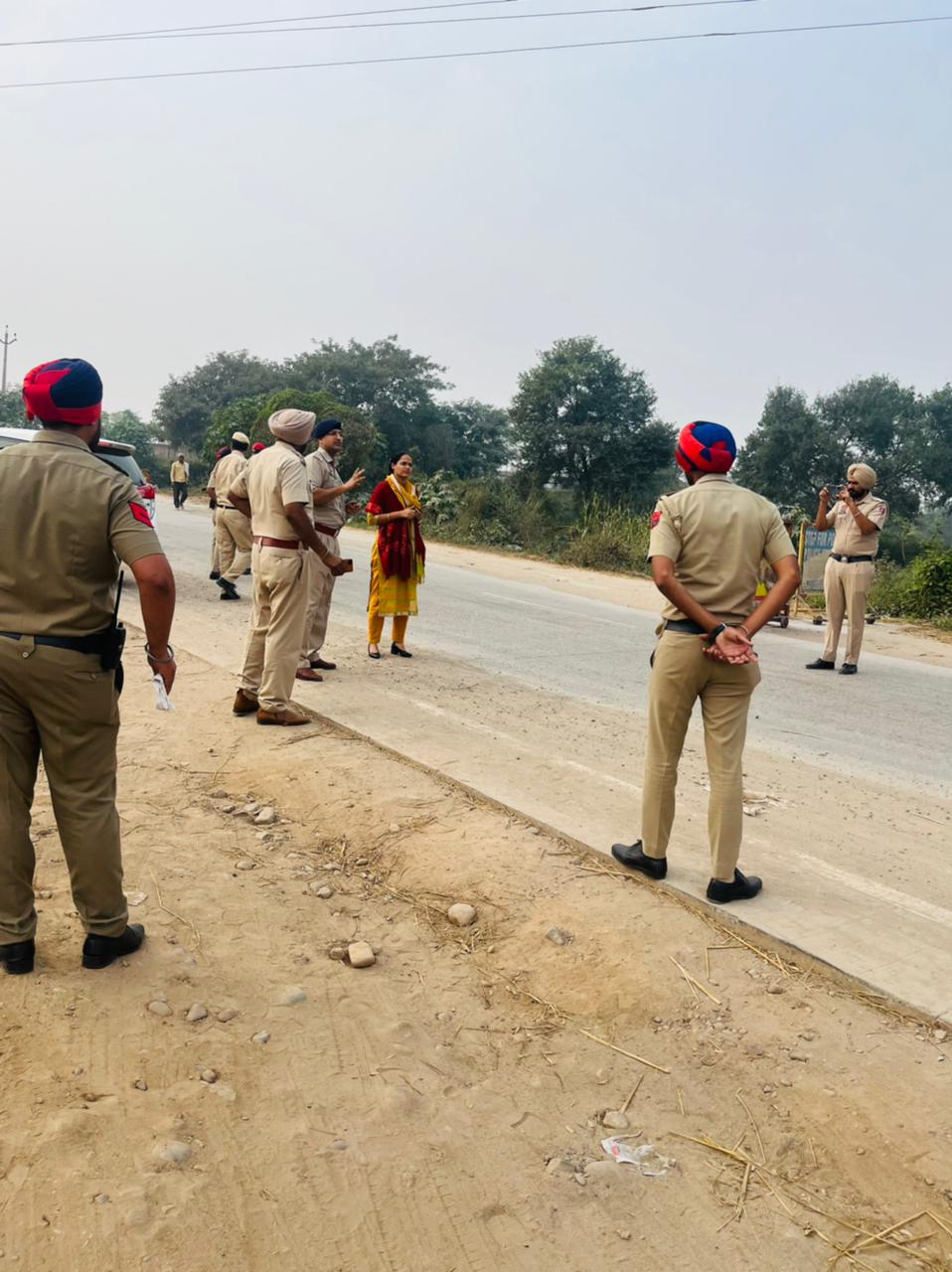 The Deputy Commissioner checked the inter-state checkpoints set up for the assembly elections in Himachal Pradesh