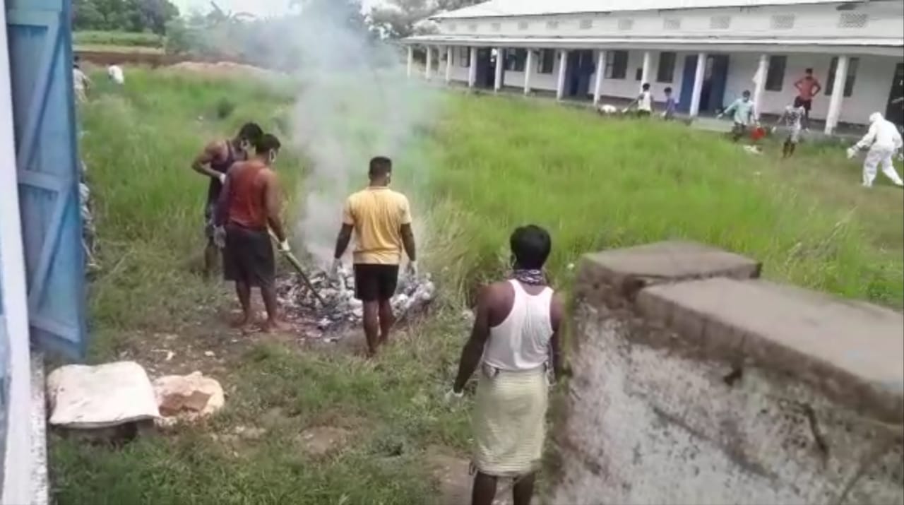 Poshim karbi arlong College Clean By Quarentine People