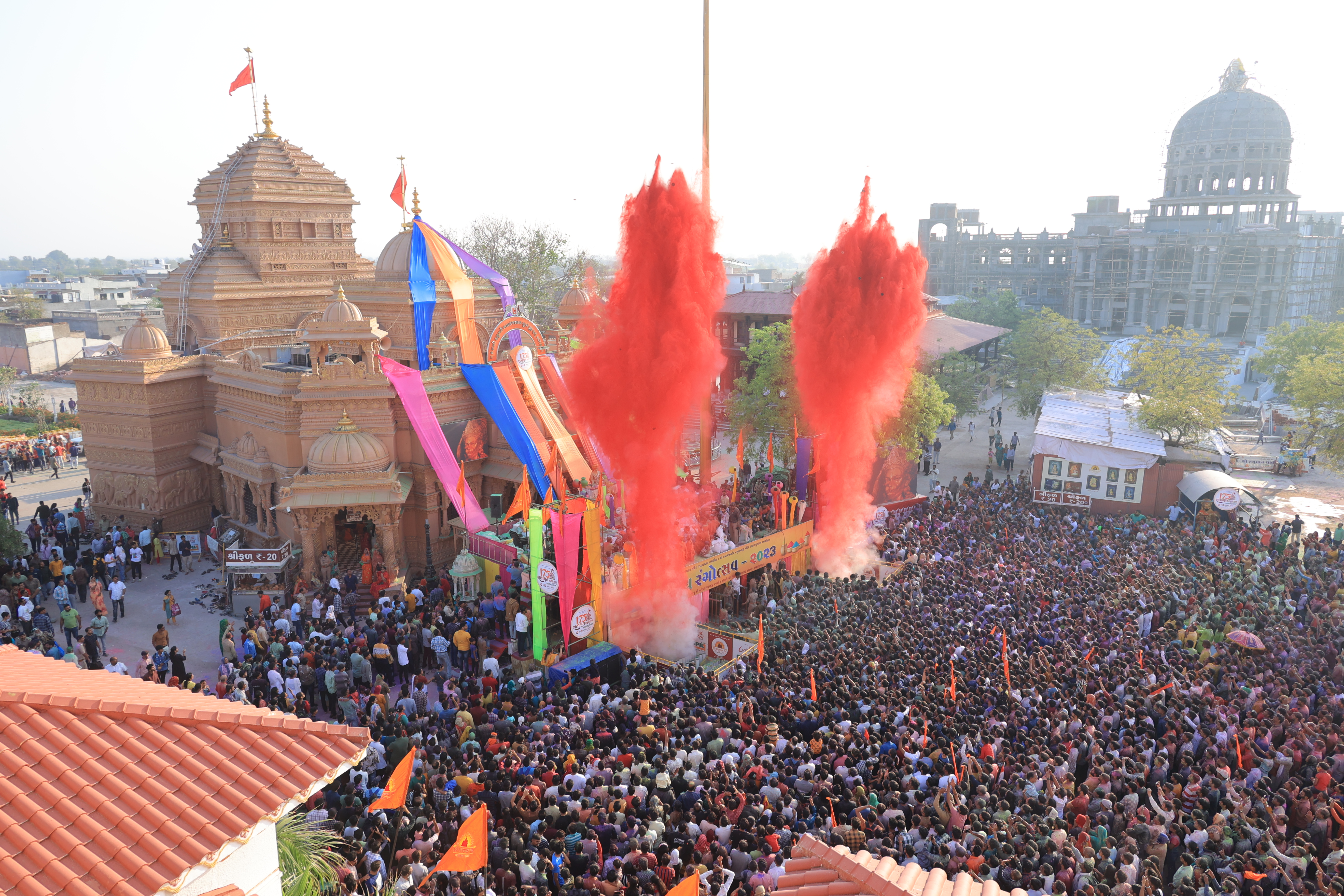 Holi Celebration 2023: સાળંગપુર કષ્ટભંજન મંદિરે રંગોત્સવની ભવ્ય ઉજવણી, હજારો ભાવિકો રંગેરંગાયા