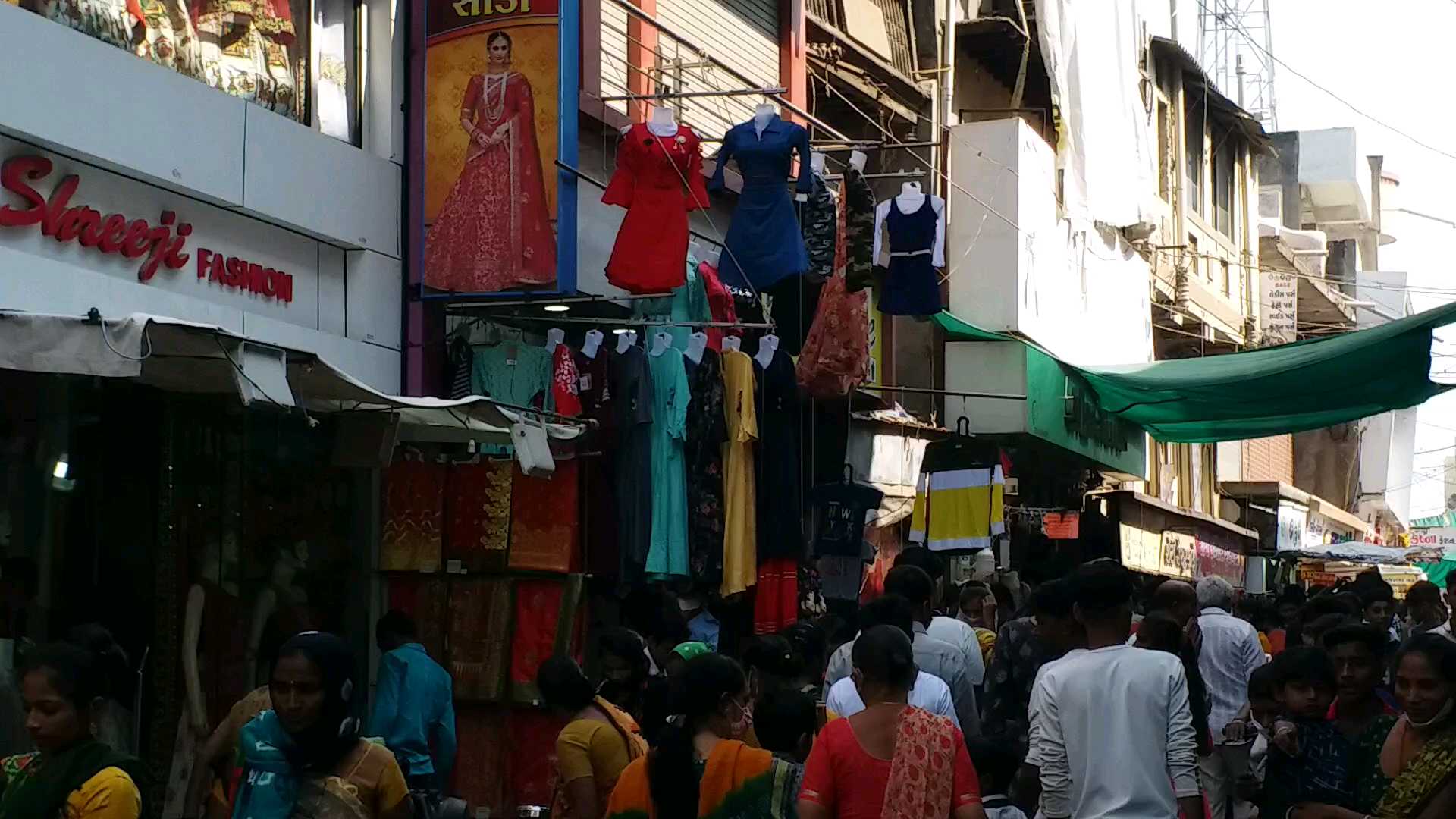 What effect does Vocal for Local have on the Chinese thing at bhavnagar market