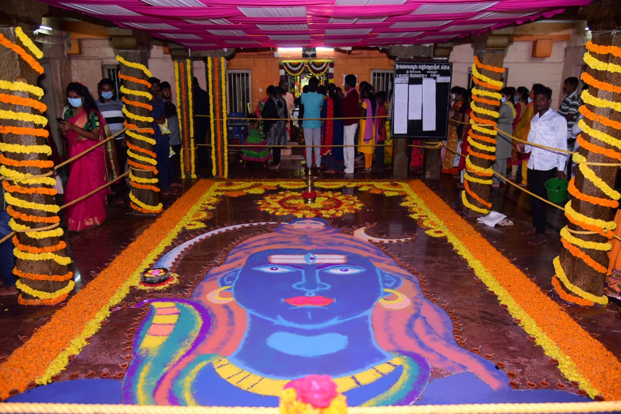 Laksha Deepotsava celebration in sri chamundeshwari basavappa temple