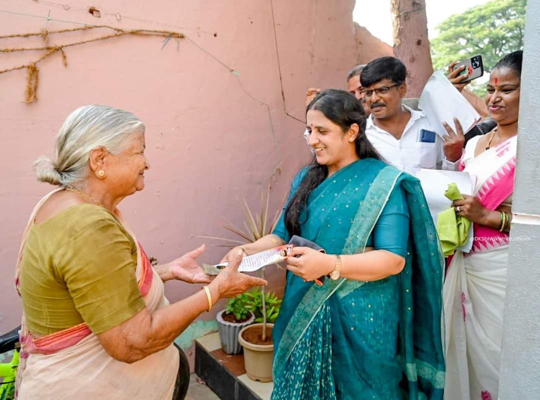 ಪತಿ ಪರವಾಗಿ ಮಡದಿಯರ ಪ್ರಚಾರ