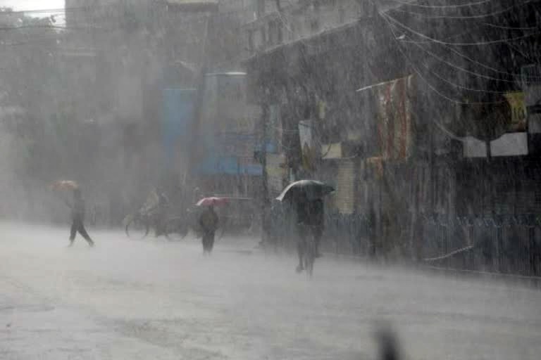 IMD issues rainfall, strong wind warning over Maharashtra today